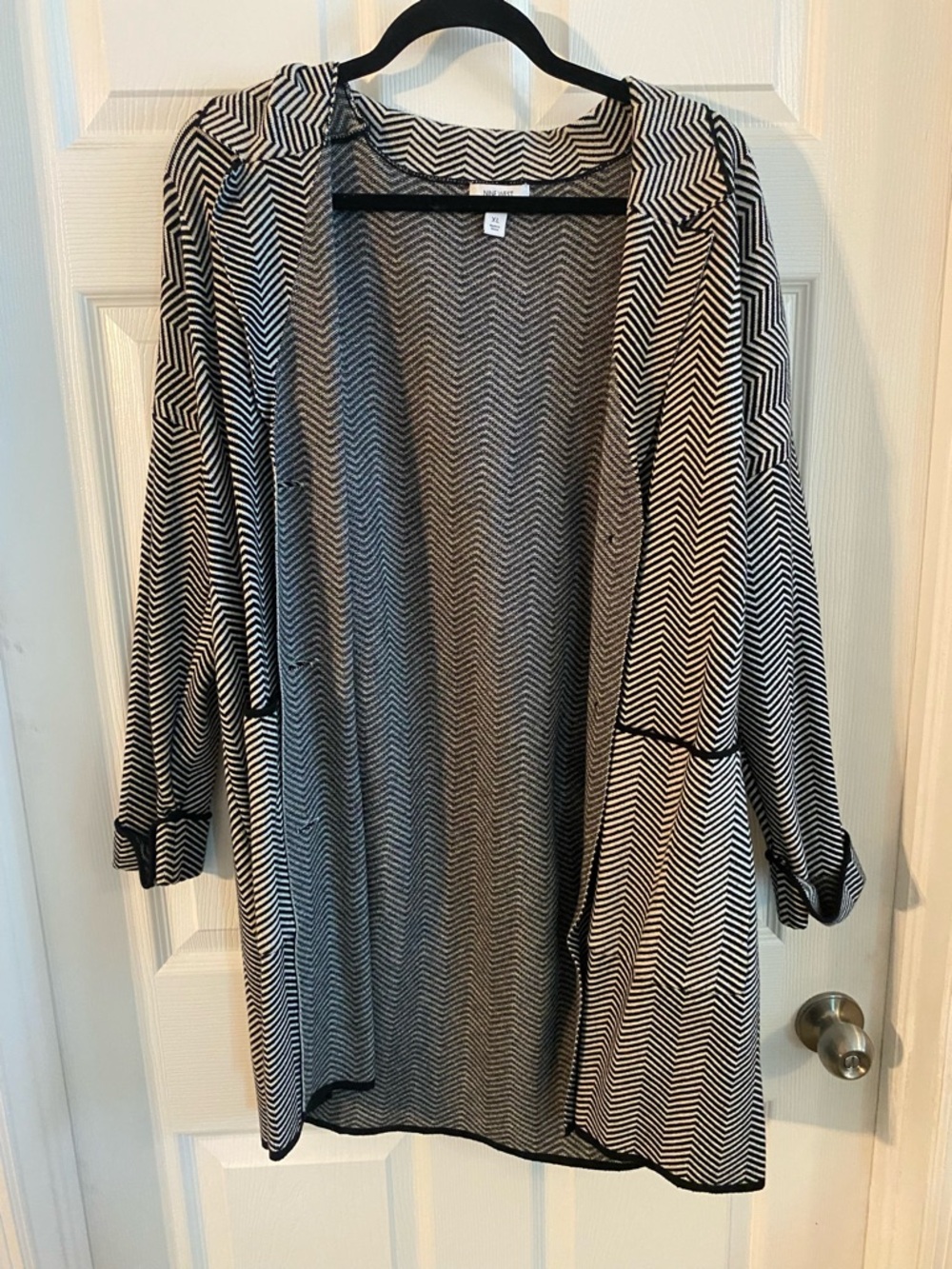 Nine West Black & White Chevron Open-Front Cardigan